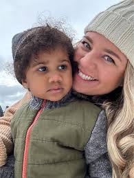 Hello coming to Destin this afternoon for my Birthday. Looking for  recommendations for a good place to eat lunch...nothing too fancy as I'll  have my two year old with me 😊 TIA