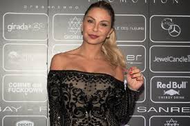 82,567 likes · 15,267 talking about this. Sabrina Ghio Ricoverata In Ospedale Per Un Intervento Il Dramma
