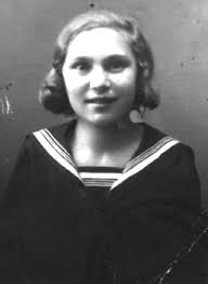 Elevă la școala de fete romano- catolică în anii 30 ai secolului XX. Studiu  de caz : Școala de călugărițe franciscane di