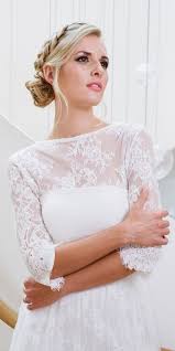 Abendkleid aus spitze und chiffon. Brautbolero Grosse 48 50 52 Trifft Spitzen Hochzeitskleid In Grosse 48 50 52 Oder Anders Unser Carmen Hochzeitskleid Spitze Brautkleid Hochzeitskleid Modern