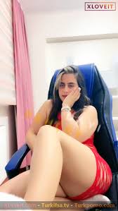 Ayşe Elbi ifşa: Red lingerie live show