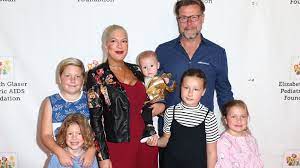 I was always fascinated with this family, but was also curious with the breaking of the will. Klartext Sechstes Baby Fur Tori Spelling Dean Mcdermott Promiflash De