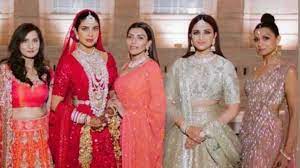 Chopra initially aspired to pursue a career in investment banking, but after obtaining a triple honours degree. Parineeti Chopra Treats Fan With Bridesmaids Moment From Priyanka Chopra S Wedding Celebrities News India Tv