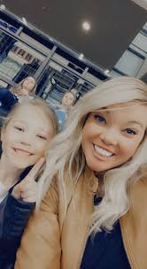 Tara Lea (@TaraLynLea20)