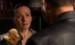 Kaikkien aikojen pahis palaa Salkkareihin