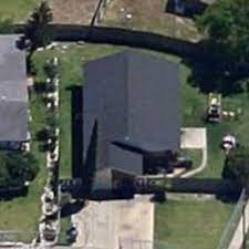Selena gomez recently hung out with doug lazy of sacramento's now 100.5 and talked about many things, including her love for selena quintanilla and the quintanilla family. Selena S House Former In Corpus Christi Tx Google Maps