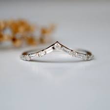 Chevron V Ring Round Baguette Diamond Ring Stackable Bridal Etsy Unique Diamond Engagement Rings 14k Rose Gold Engagement Rings Baguette Diamond Rings
