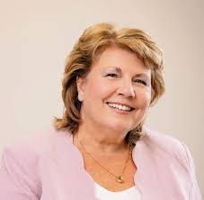 Jonnie Kamsch's Instagram, Twitter & Facebook