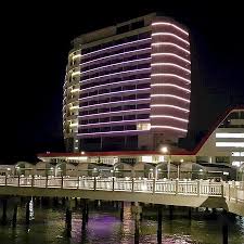 Apartment di sini berhawa dingin, mempunyai ruang makan, ruang tamu beserta dengan balkoni persendirian. Hotel Lexis Hibiscus Port Dickson Port Dickson Trivago Com My