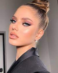 Les couleurs à avantager pour le maquillage des blondes Epingle Par Autour De La France Recettes Sur Makeup Maquillage Pour Blonde Maquillage Yeux Bleus Mariage Maquillage Yeux Verts