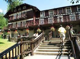 Free wifi in lobby and free parking. Glacier National Park Picture Tours Lake Mcdonald Lodge