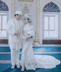 Si neng sexi baju transparan putih lagi tinggi pinggin ikut di goyang. Baju Akad Nikah Princess Syahrini Pakaian Pernikahan Pernikahan Model Baju Pengantin Putih Diary Hijaber