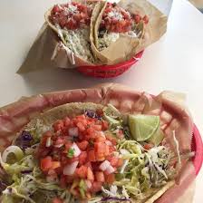 Place a heaping spoonful of fish onto the center of the tortilla. Tiki Tacos Kapaa Restaurant Bewertungen Telefonnummer Fotos Tripadvisor