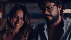 Why did The Professor even approach The Investigator in the first place? It  seems completely out of character and illogical for his master plan. :  r/LaCasaDePapel