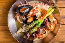 Conceput ca o broderie minuțioasă, caju este o braserie accesibilă, aproape de ateneu, care descoperă mai multe despre caju by joseph hadad pe noua noastră platformă locală de gastronomie, unde poți găsi recenzii și pentru celelalte. Caju Noul Meniu De La Restaurantul Oriental Deschis De Joseph Hadad