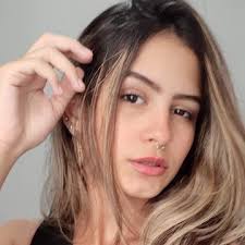 Larissa Escobar (@Lariii_escobar)