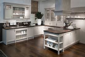 Der rustikale einrichtungsstil in küchen erfreut sich zunehmender beliebtheit. Hirzbauer Ihr Kuchenbauer Kuchenplanung Kuchenzubehor Alles Rund Um Kuchen In Augsburg Tolle Ideen Fur Kuchen Auf 10 15 Qm