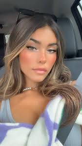 pin by hekla oliver on photo inspo video brown blonde hair aesthetic hair brunette hair color