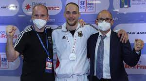 Jun 07, 2021 · kein olympia, aber hoffnung auf erste wm danach folgten viele absagen und verschiebungen, ehe nun in sursee die schweizer meisterschaften der swiss karate league aus dem jahr 2020 nachgeholt. Karate Noah Bitsch Qualifiziert Sich Fur Olympia Olympiastutzpunkt Nrw Rhein Ruhr