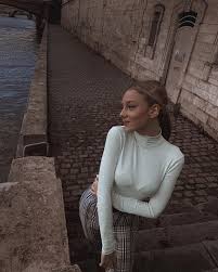 No es la primera vez que una imagen de expósito se convierte en viral. 604 8 Mil Curtidas 1 961 Comentarios Ester Exposito Ester Exposito No Instagram Could You Take Care Of A Broken Soul In 2020 Aesthetic Women Ester Celebrities