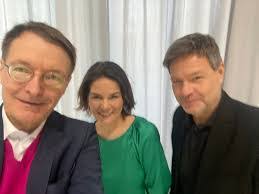 Daniel Hettich's Instagram, Twitter & Facebook