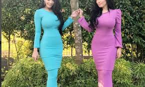 Tik tok gelek stim 2020 awek buka baju jangan lupa untuk subscribe channel padu hitz studio agar tidak ketinggalan video. Baju Raya Ketat Sendat Jenama Adik Beradik Ini Dikecam