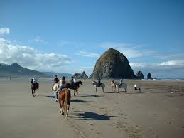 Horseback Riding On The Oregon Coast Http Www Oregonbeachvacations Com Oregon Beaches Cannon Beach Oregon Cannon Beach