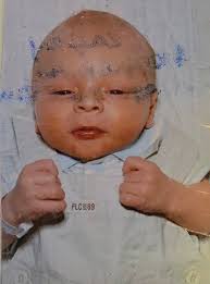 Please helpppppp I really would like to see these photos restored 🙏 💜