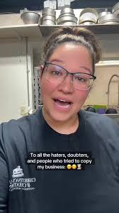 HBIC: Head Baker In Charge 👩🏻‍🍳😋🍰 #creatorsearchinsights #fyp  #foryoupage #bakery #smallbusiness #treatmaker #livingmybestlife  #cakedecorator #career #haters #winning