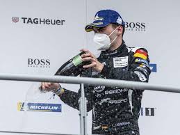 Seasoned sim racers, young guns and amateur drivers from real motor racing treated viewers to many overtaking maneuvers, said hurui issak , project manager of the porsche carrera cup deutschland. Porsche Carrera Cup Heinrich Gewinnt Erstes Carrera Cup Rennen In Oschersleben