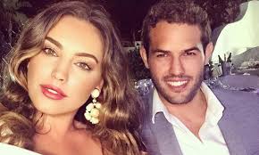 Welcome to kelly brook's official facebook page. Kelly Brook Unveils Dreamy Gift For Boyfriend Jeremy Parisi During Romantic Dinner Hello