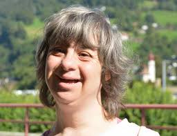 TREFFPUNKT mit Bruno Bundi, Inhaber bundiundbundi GmbH Im MITTELPUNKT  dieser Ausgabe steht Rosetta Gaglio, betreute Mitarbeiteri