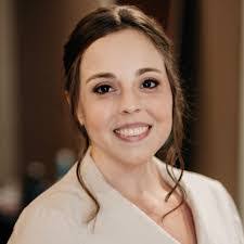 Karen Latimer's Instagram, Twitter & Facebook