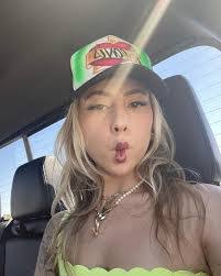 Debby Little's Instagram, Twitter & Facebook