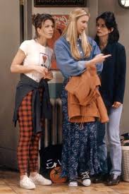 Back by popular demand, aici sunt inca 6 tinute purtate de rachel, monica si phoebe in serial, recreate cu piese care sunt acum disponibile in magazine. 13 Outfits Rachel From Friends Wore That We D Totally Still Wear Today