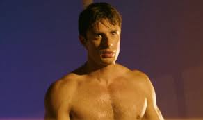 He's totally exposed - Male beauty revealed