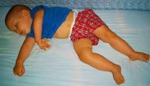 ساعدوني طفلي لا ينام wonderbaby org