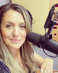 No hubo foto ni collage pero que gozadera fue compartir el espacio de hoy  con increíbles maestros @arturorodriguezreportero y @edgar_david. Ya 6  años, no lo puedo creer! Que siga avanzando el Convoy