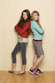 Out of context hannah montana. Miley Si Lilly Emily Prietene Bune Photo Prietene Hannah Montana Hannah Montana Outfits Hannah Montana Forever