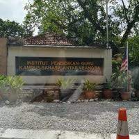 Kata kamus diserap dari bahasa arab qamus (قاموس), dengan bentuk jamaknya qawamis. Ipg Kampus Bahasa Antarabangsa Pantai Hills 296 Visitors