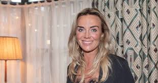 Het mag dan misschien al een paar jaar geleden zijn dat de geruchten ontstonden dat humberto tan (54) en dionne stax (34) een affaire hebben gehad, maar helemaal overgewaaid zijn de roddels duidelijk niet. Monique Kleurt Rood Door De Zon En Manon Heeft Nieuwe Roeping Gevonden Show Pzc Nl