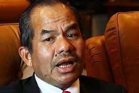 Tan sri mohd sidek bin haji hassan does not have any family relationship with any director and/or major shareholder of the company and has no conflict of interest with the company. Mohd Sidek Pimpin Eaic