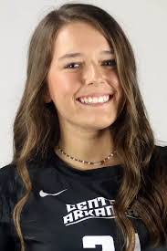 Jada Oldham's Instagram, Twitter & Facebook