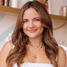 Carissa Stanton's Instagram, Twitter & Facebook