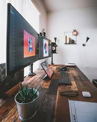 Setup Tour On Instagram By Araltasher It S Always Cool To See This Setup Especially From This Pe Home Office Setup Desk Setup Workspace Inspiration Desks