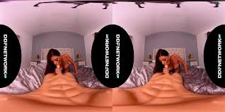 ❤️ Must-see fuckdoll solo with VR bocbshell Krystal Webb in POV  masturbation XXX Video