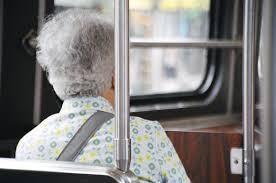 Angajatul solicită adeverința de salariat pentru medicul de familie, în scopul obținerii anumitor tipuri de concedii și indemnizații. Recalcularea Pensiei Valorificarea Adeverintei Privind Acordul Global