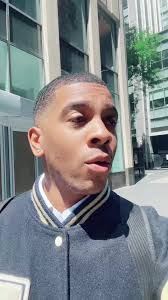 Brett Gray Is Gay or Straight