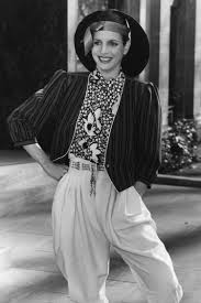 László király (látszólag) megbocsátott gyámja, cillei ulrik megöléséért. 70 Fashion Moments To Relive From The Glamorous 1980s 1980s Fashion 80s Fashion Trends 80s Fashion