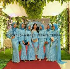 Dress brokat dengan potongan pada bagian pinggang juga bisa memberikan kesan tubuh lebih ramping. Seragam Kondangan Warna Biru Tosca Gaun Pengiring Pengantin Gaun Perkawinan Pakaian Pengiring Pengantin